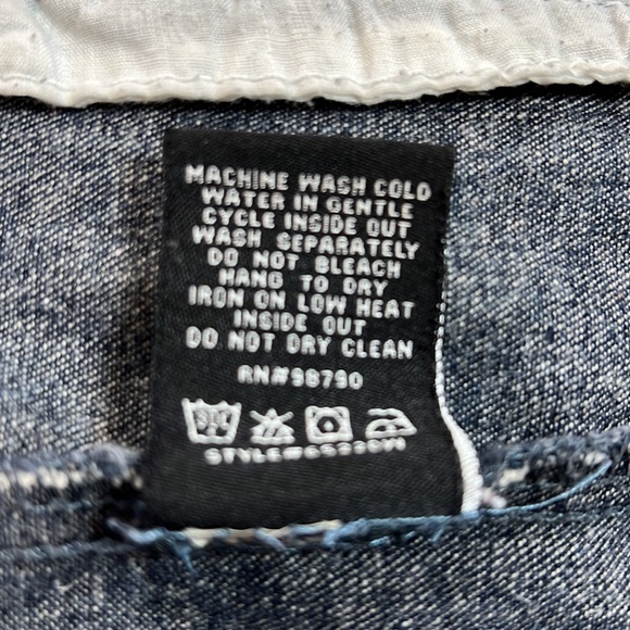 Urban Republic mens denim blue Jean jacket with gray fleece hood and sleeves. - Picture 4 of 8